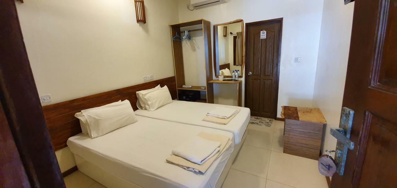 Surf Deck Hotel Thulusdhoo Kültér fotó
