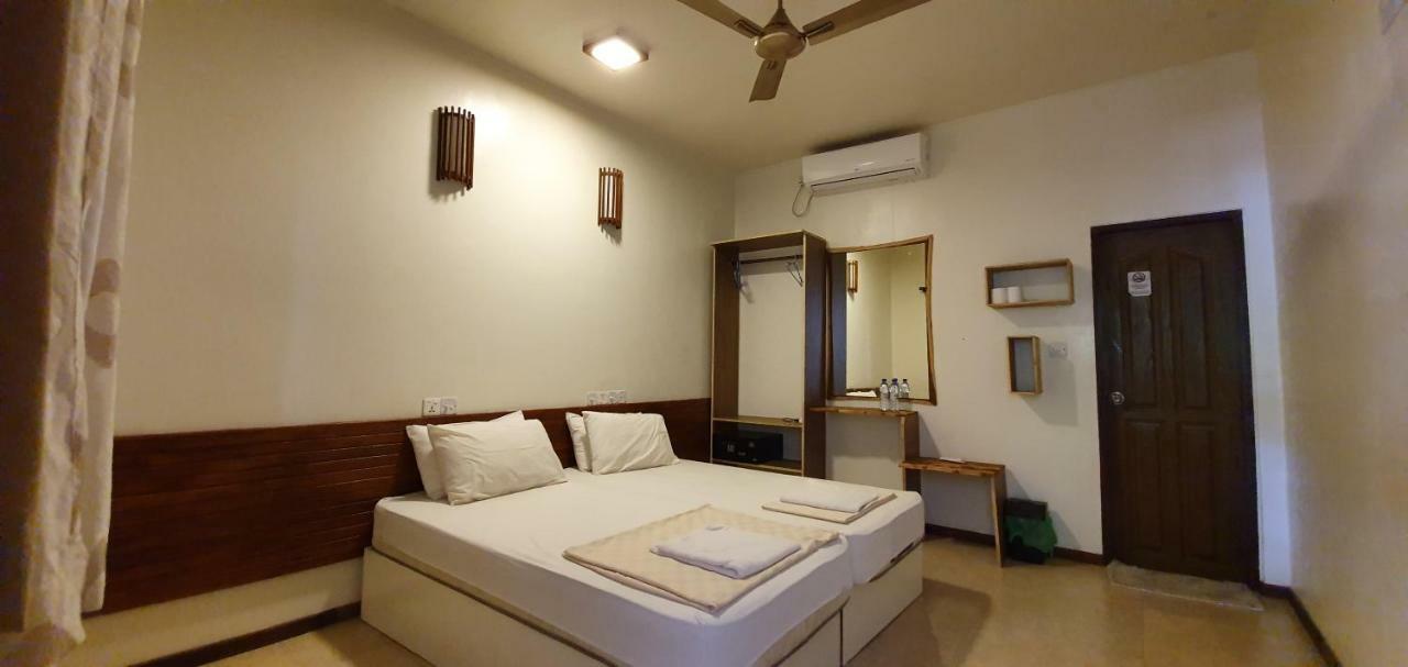 Surf Deck Hotel Thulusdhoo Kültér fotó