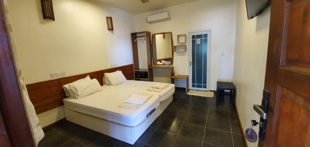 Surf Deck Hotel Thulusdhoo Kültér fotó