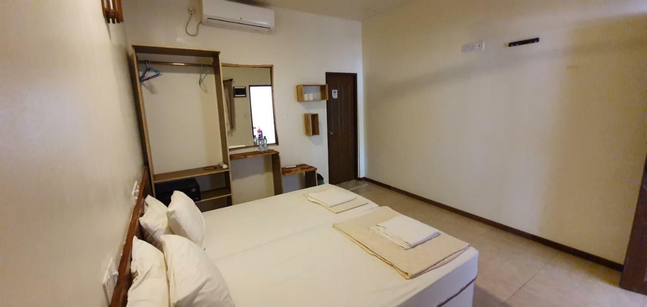 Surf Deck Hotel Thulusdhoo Kültér fotó